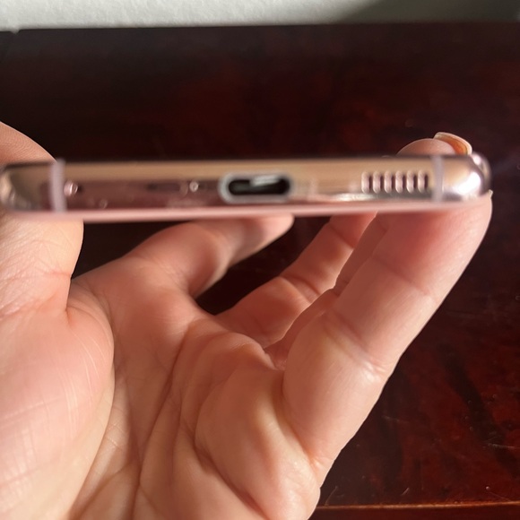 Samsung Galaxy S21 phone - Picture 3 of 4